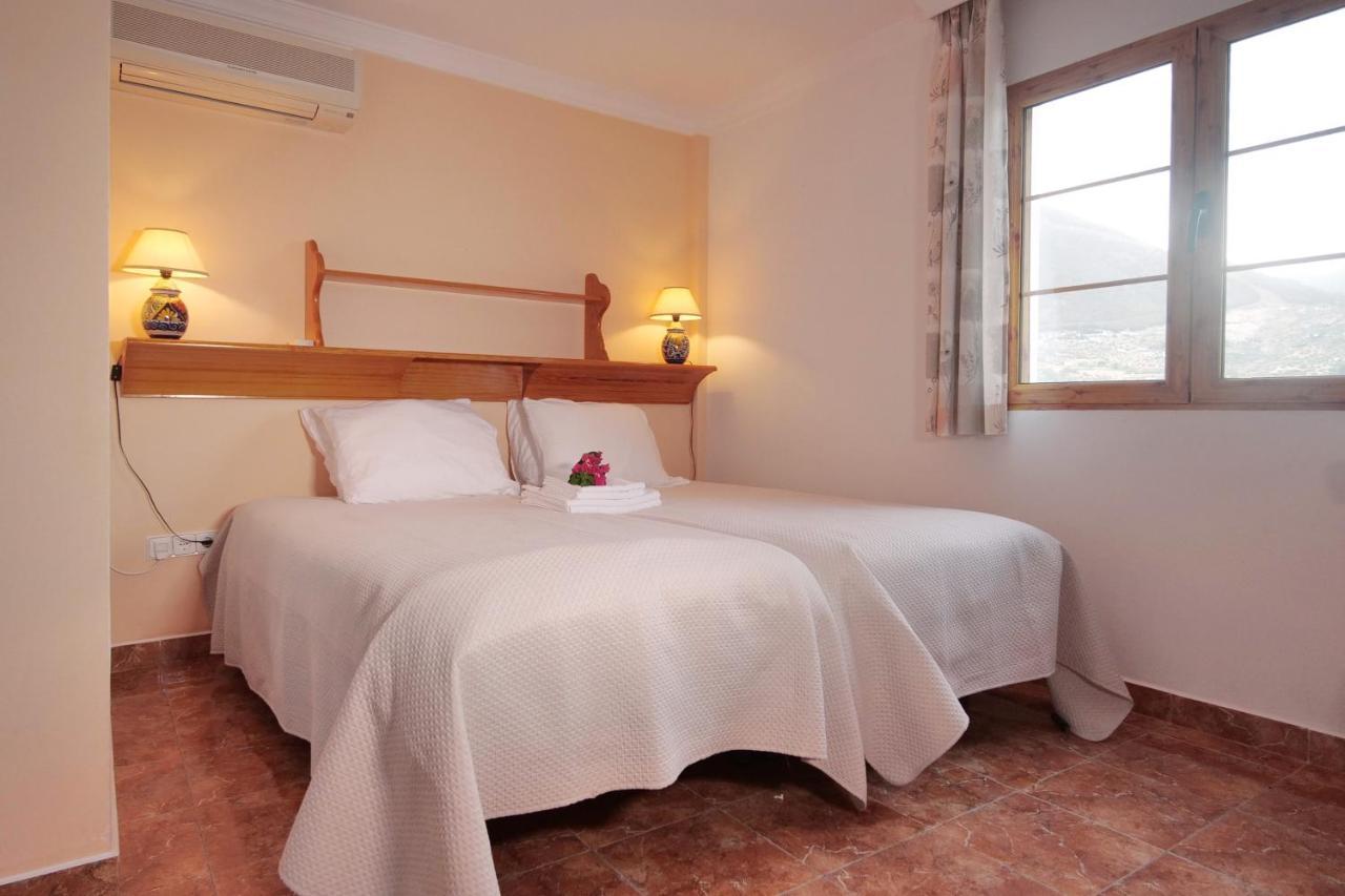 Casa Estrella De Salia Bed & Breakfast Alcaucin Ngoại thất bức ảnh